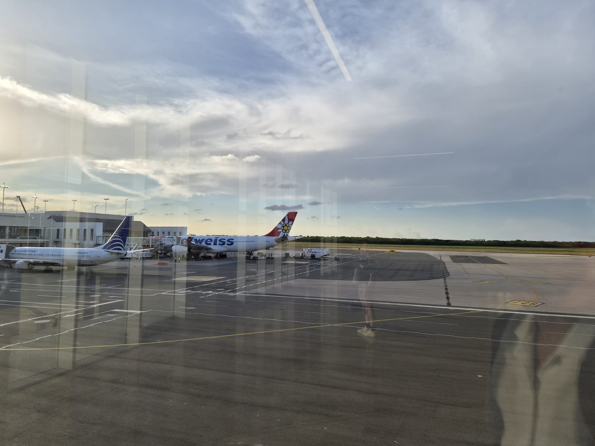 L'avion Edelweiss sur le tarmac de Punta Cana