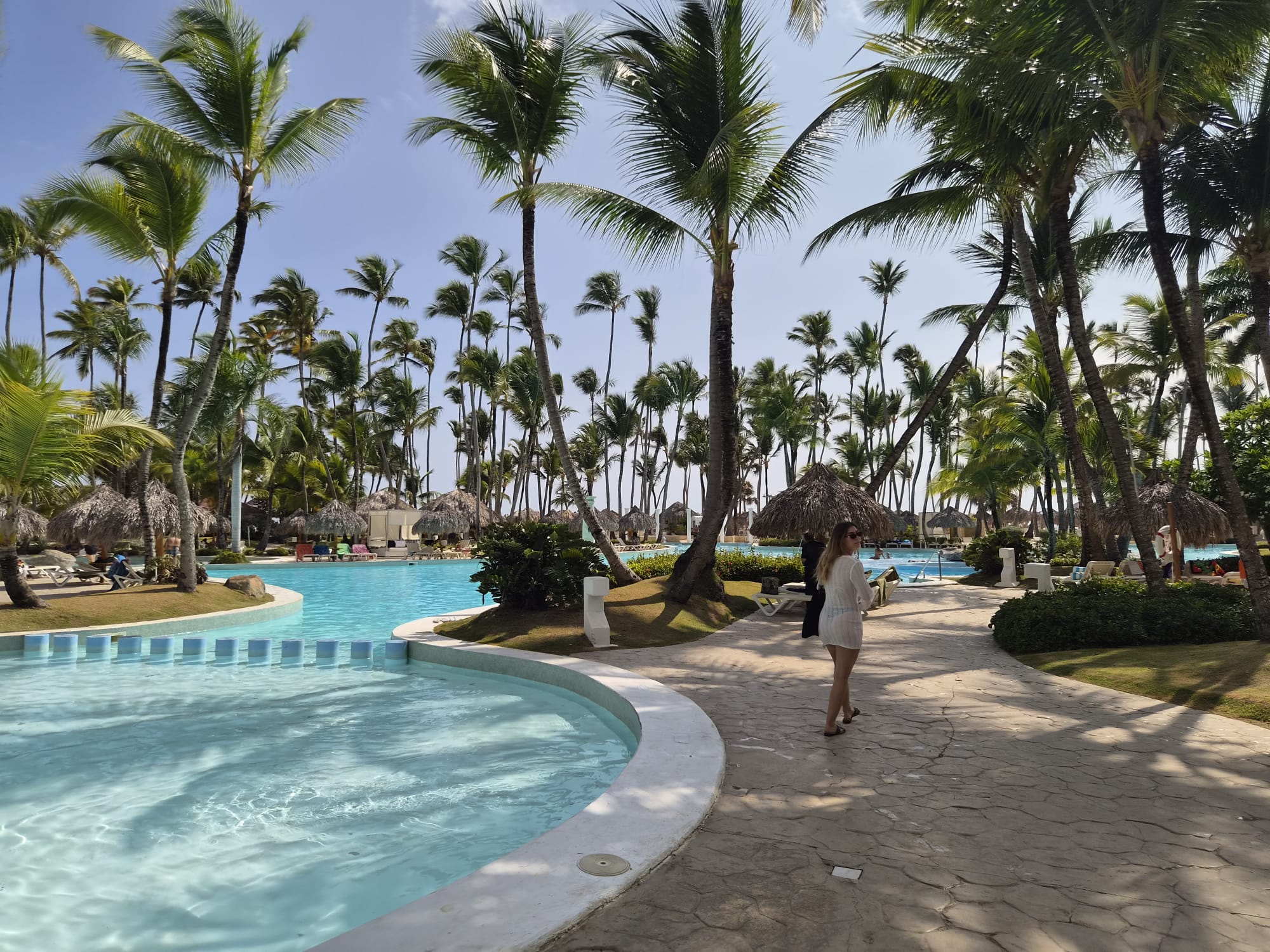 Balade le long de la piscine